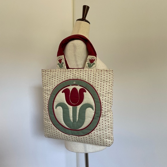 ✨ Cottagecore Folklore Era Quilted Tulip Floral Tote Bag - Picture 2 of 11